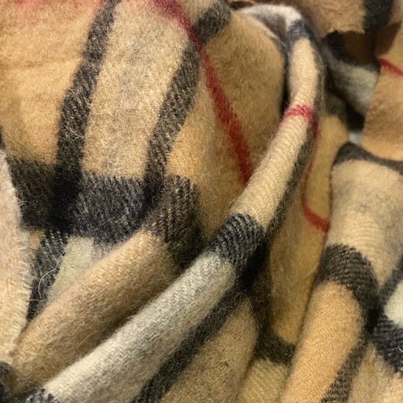 Patterned Scarf - Picture 5 of 6